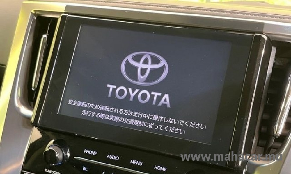 2022 Toyota Alphard photo 2