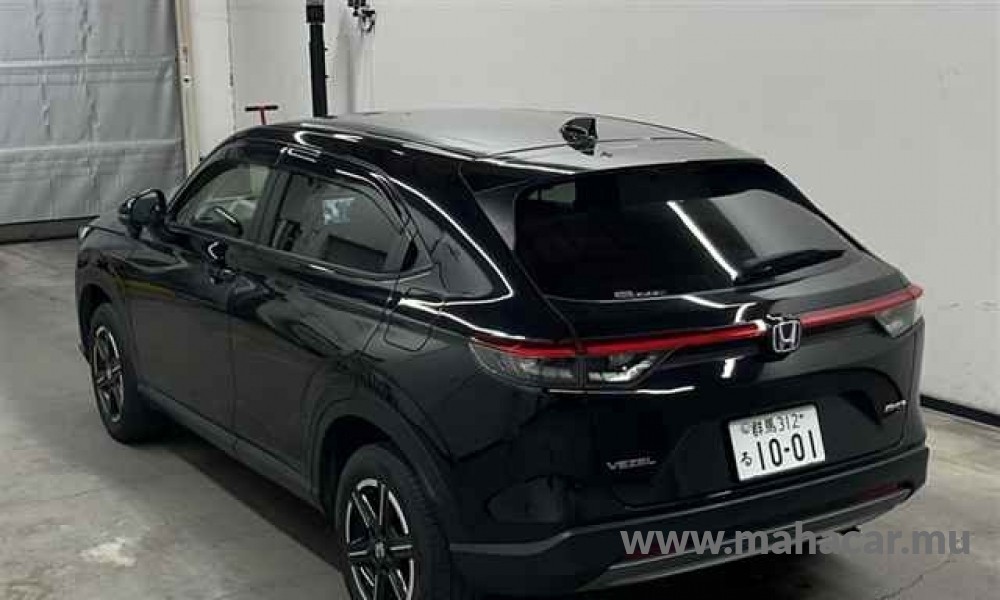 2023 Honda Vezel X Hybrid photo 3