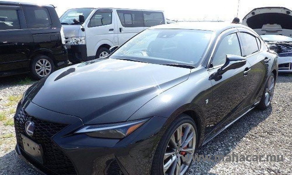 2021 LEXUS IS 300h, Black