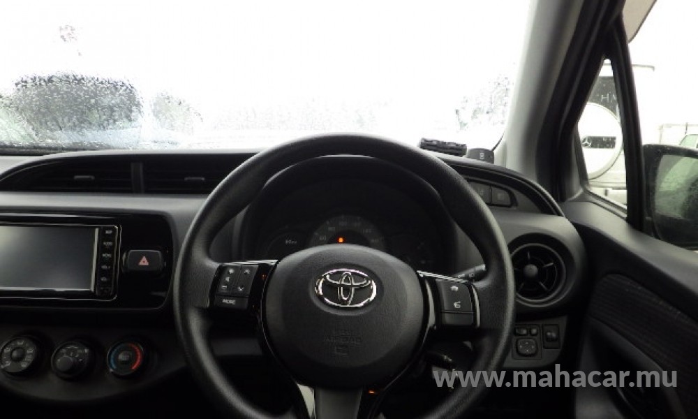 2019 Toyota Vitz photo 8