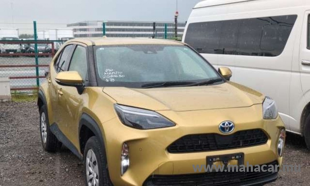 2022 Toyota Yaris Cross Hybrid, Gold