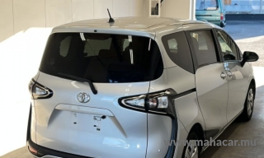 2022 Toyota Sienta photo 5