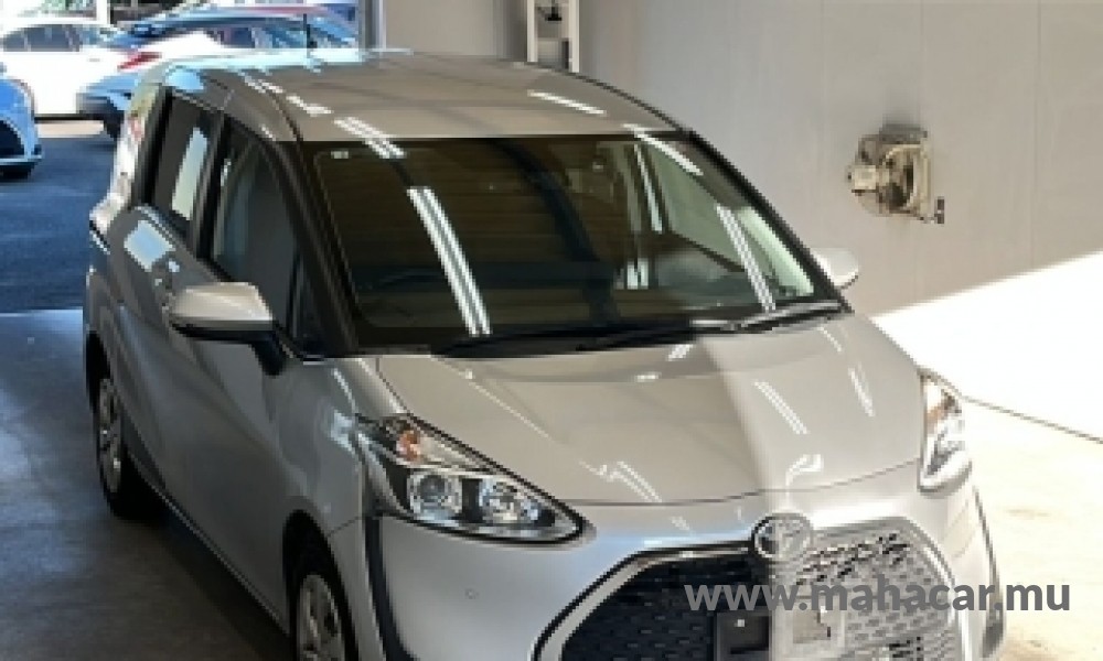 2022 Toyota Sienta photo 3