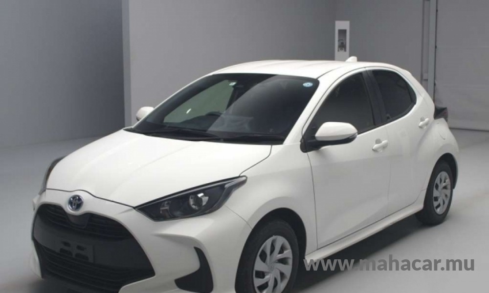 2020 Toyota Yaris, White