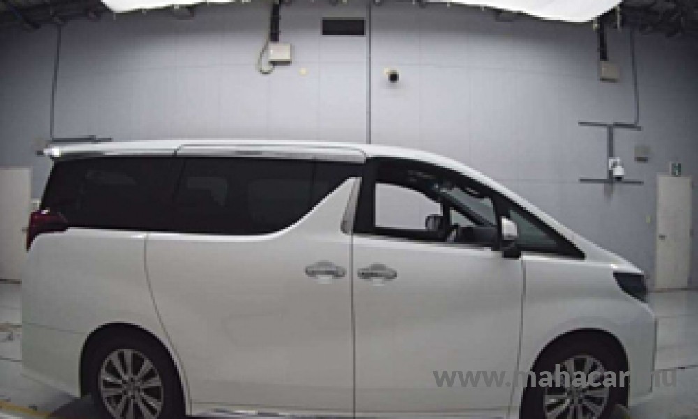 2022 Toyota Alphard photo 3