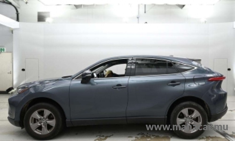 2023 Toyota Harrier photo 3