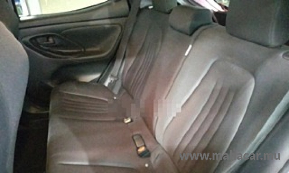 2021 Toyota Yaris Hybrid photo 5