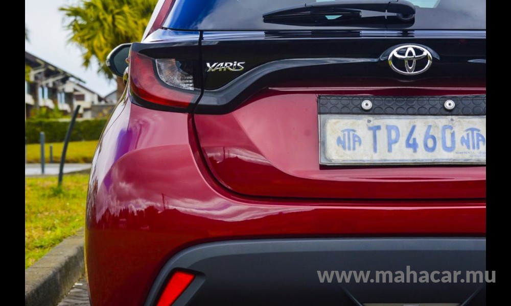 2020 Toyota Yaris photo 9