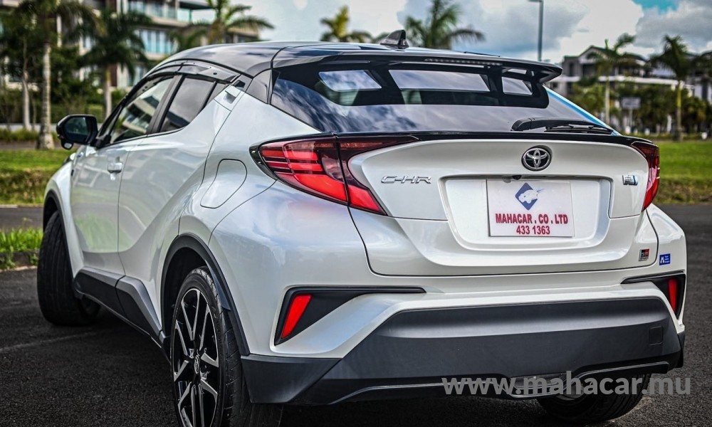 2020 Toyota CHR HYBRID photo 7