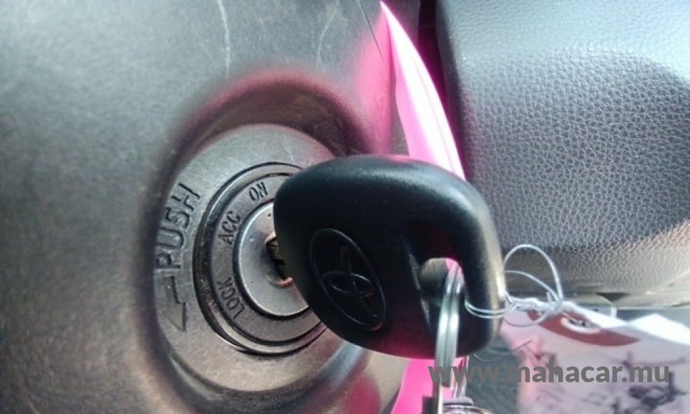 2022 Toyota Yaris Hybrid photo 10