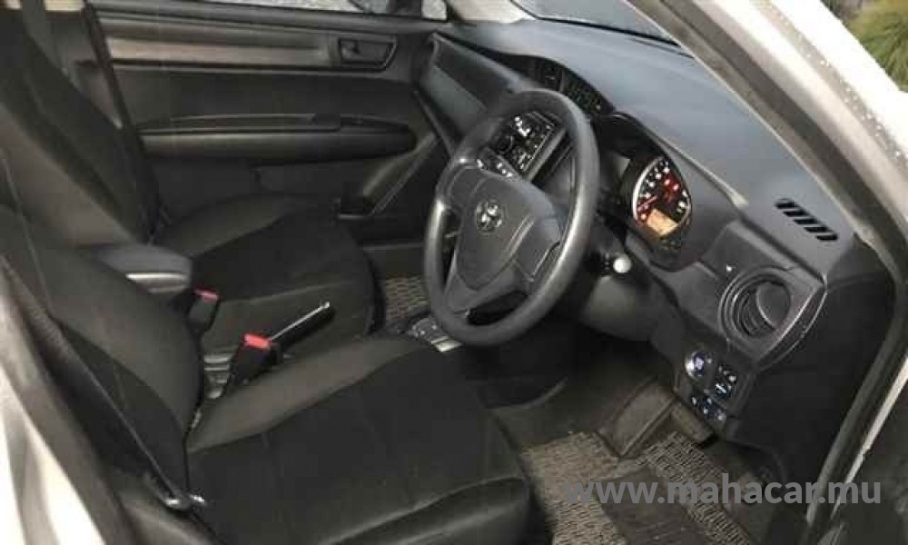 2020 Toyota Corolla Axio photo 4
