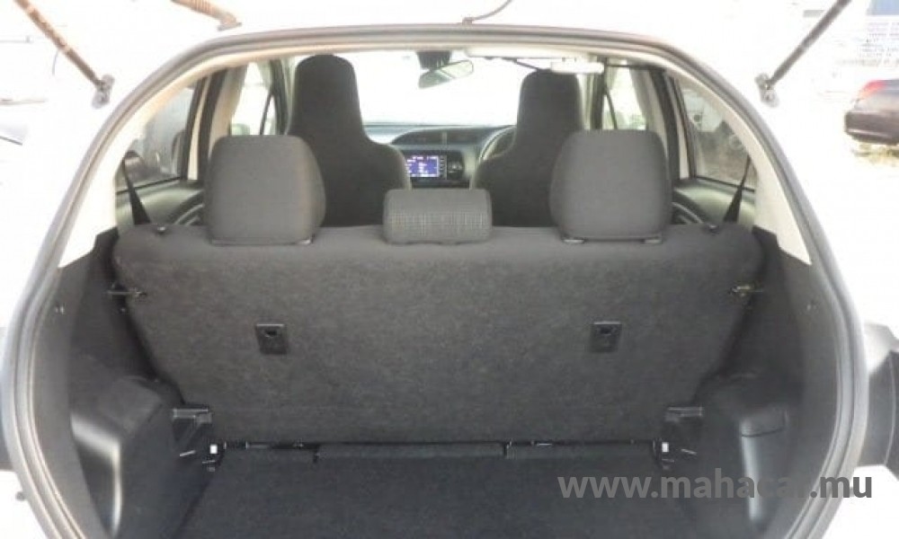 2019 Toyota Vitz photo 18