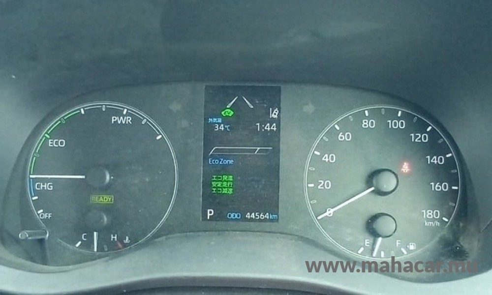 2022 Toyota Yaris Hybrid photo 8