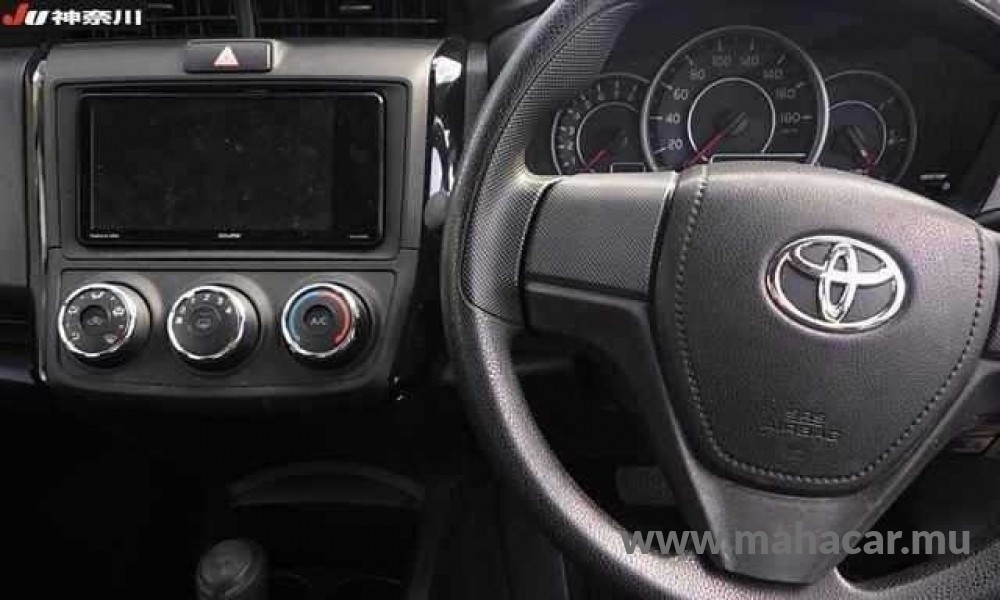 2021 Toyota Corolla Axio photo 6