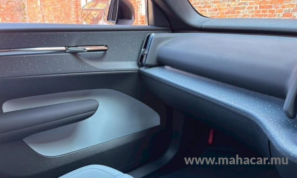 2024 VOLVO EX30 photo 5