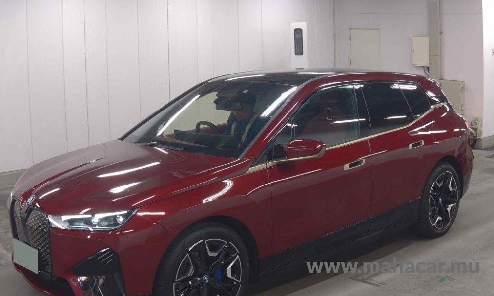 2023 BMW iX, Red