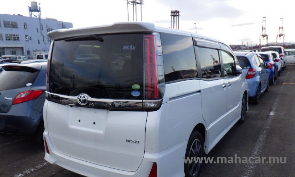 2019 Toyota Noah photo 10