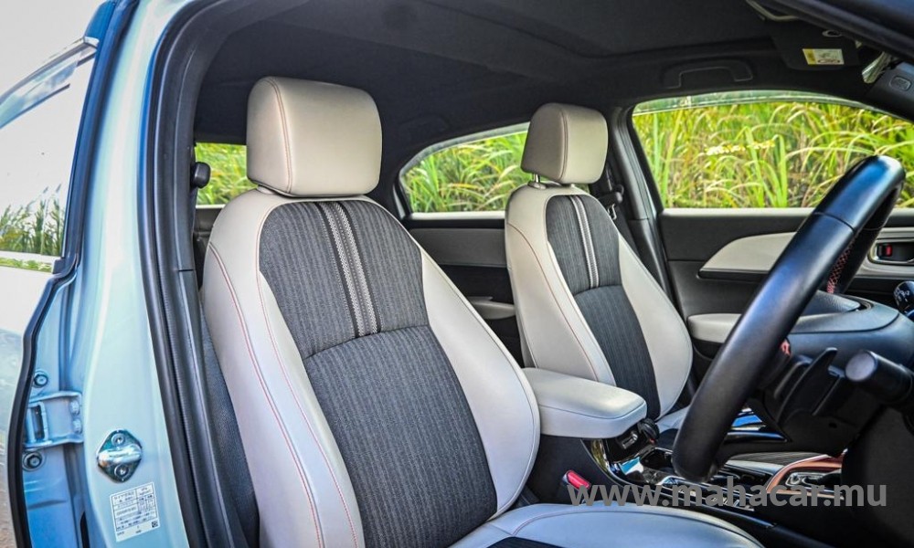 2021 Honda VEZEL HV e:PLAY photo 4