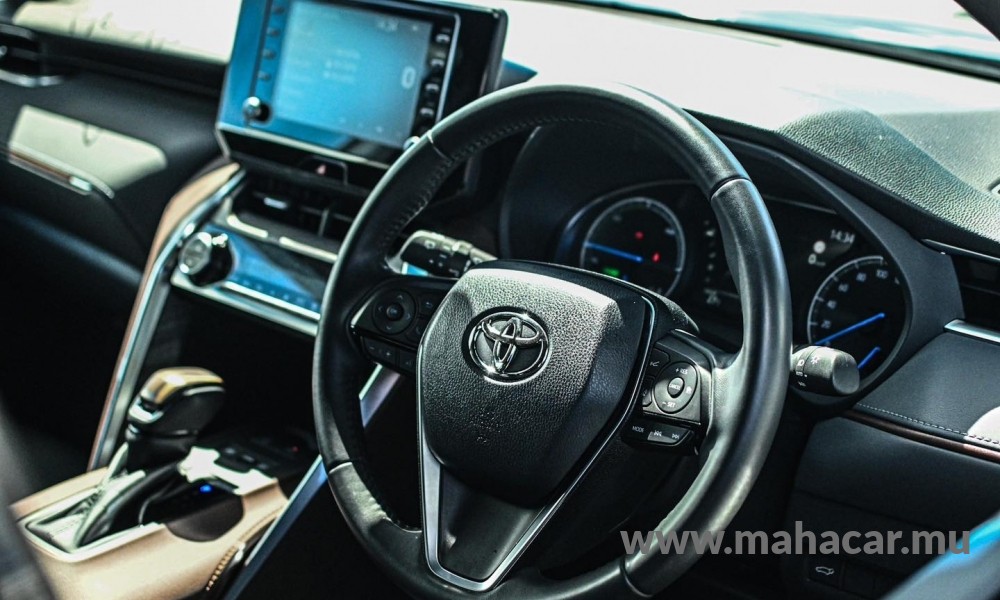 2021 Toyota Harrier photo 6