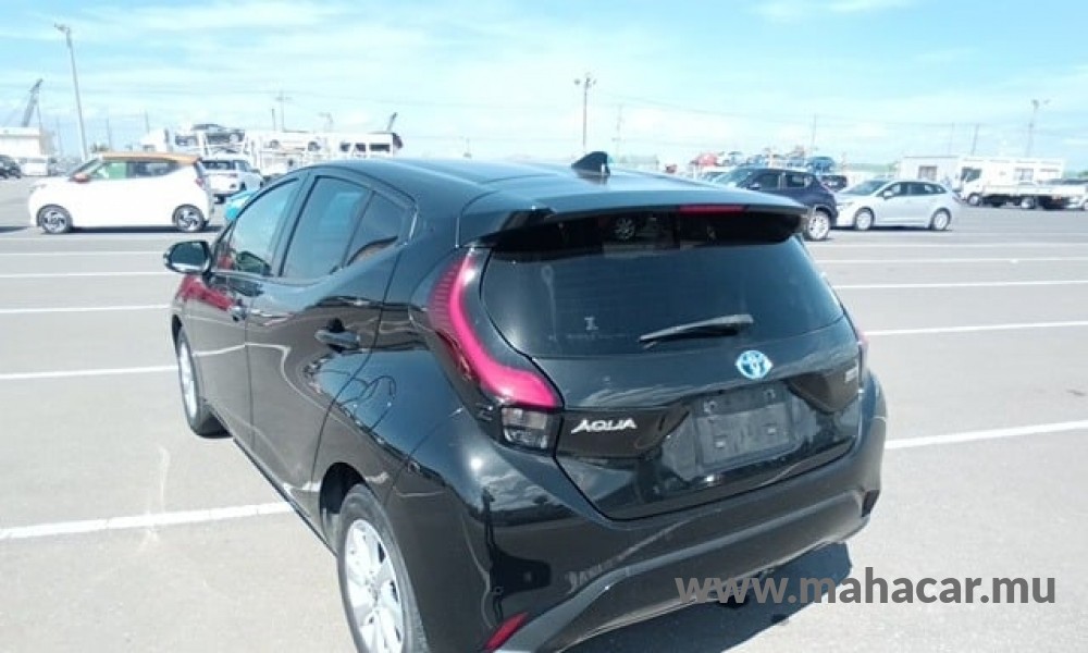 2022 Toyota AQUA photo 2
