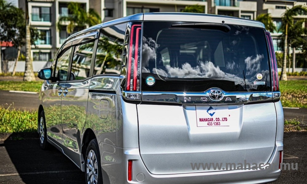2020 Toyota Noah photo 14