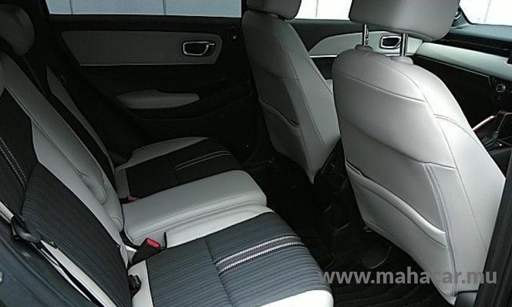 2022 Honda VEZEL HV e:PLAY photo 4