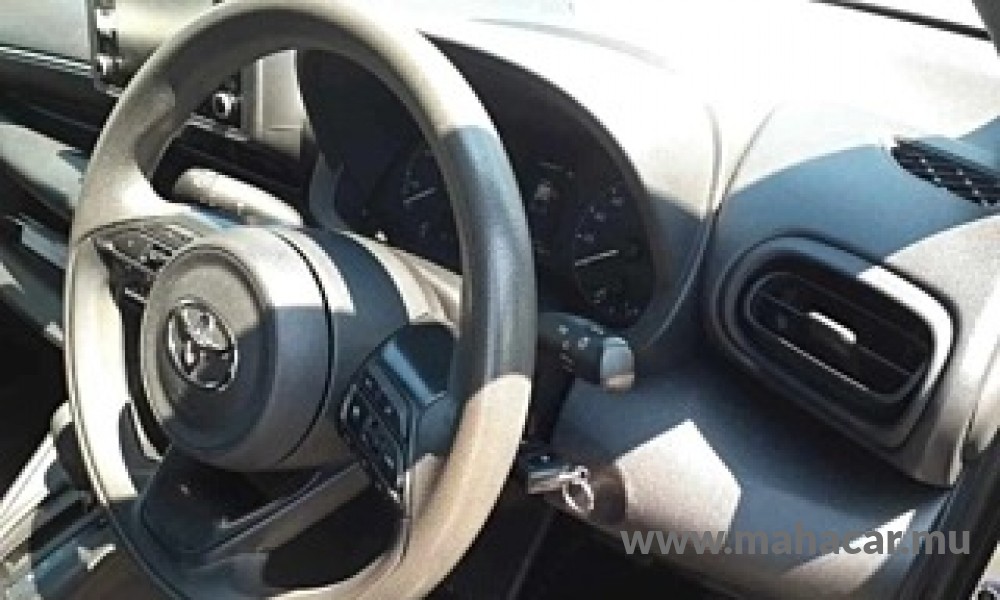 2022 Toyota Yaris Hybrid photo 7