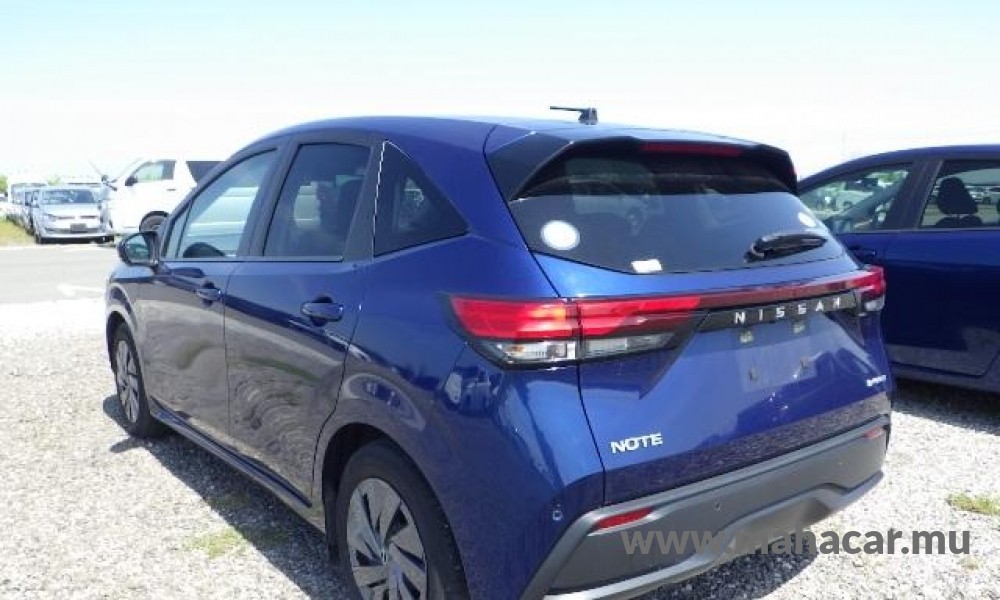 2021 Nissan NOTE E-POWER photo 3