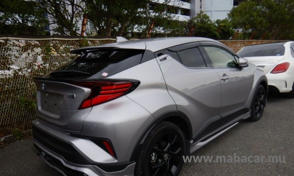 2021 Toyota CHR HYBRID photo 3