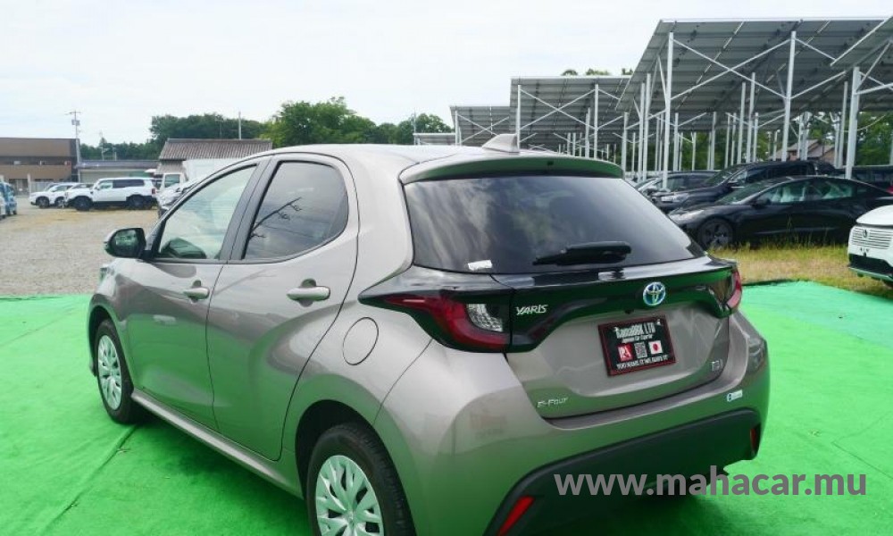 2023 Toyota Yaris Hybrid photo 5