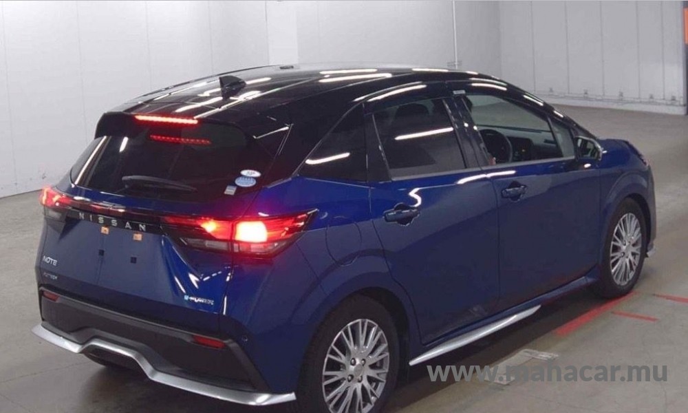 2021 Nissan NOTE E-POWER photo 2