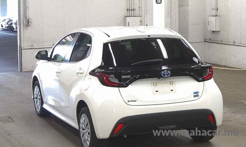 2021 Toyota Yaris photo 6