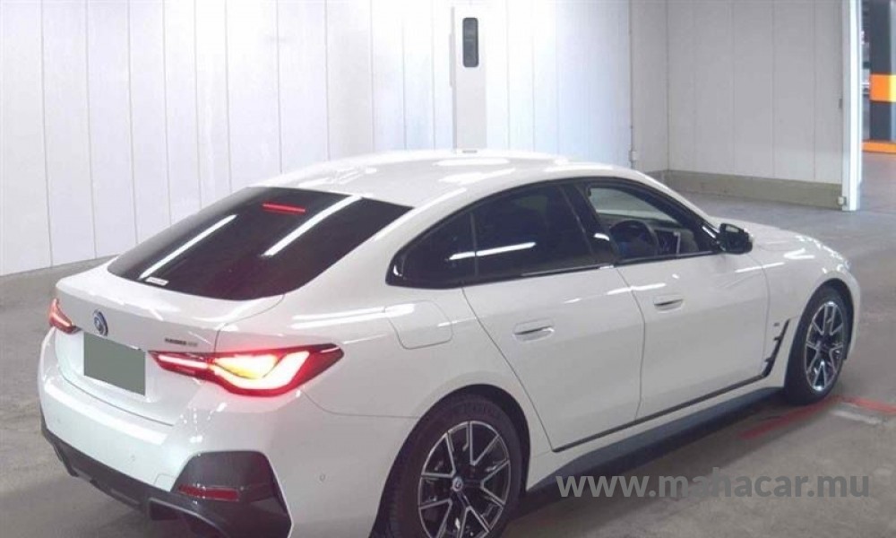 2023 BMW i4 photo 2