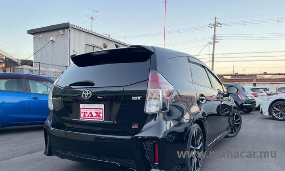 2020 Toyota Prius Alpha photo 15