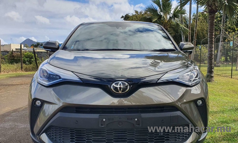 2020 Toyota CHR photo 2