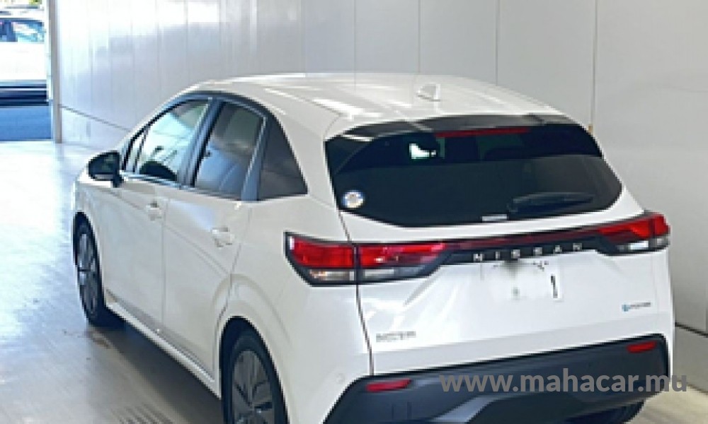 2022 Nissan NOTE E-POWER photo 2
