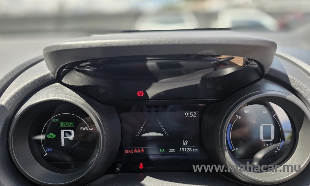 2022 Toyota Yaris Hybrid photo 4
