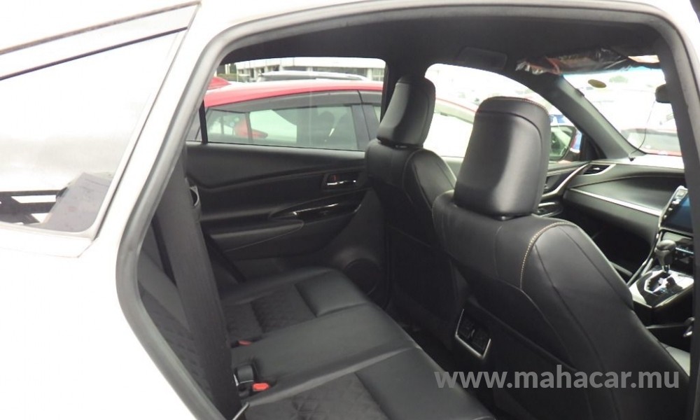 2020 Toyota Harrier photo 8