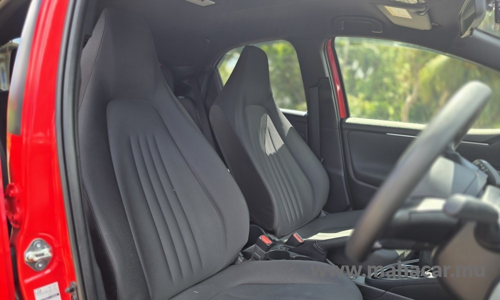 2022 Toyota Yaris Hybrid photo 6