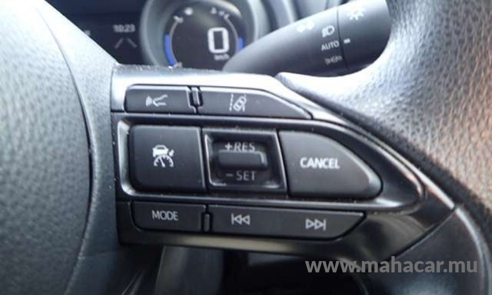 2022 Toyota Yaris Cross Hybrid photo 11