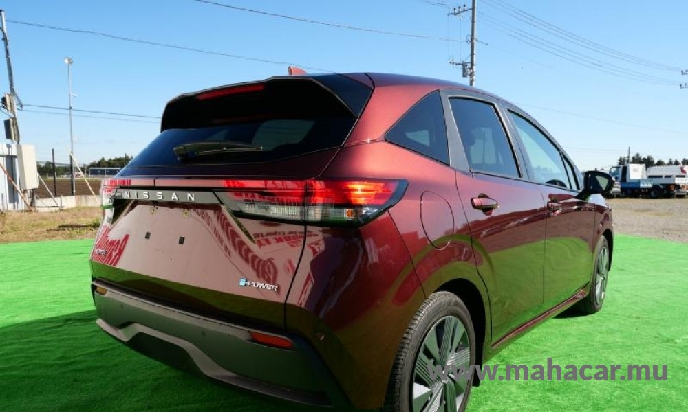 2023 Nissan NOTE E-POWER photo 2
