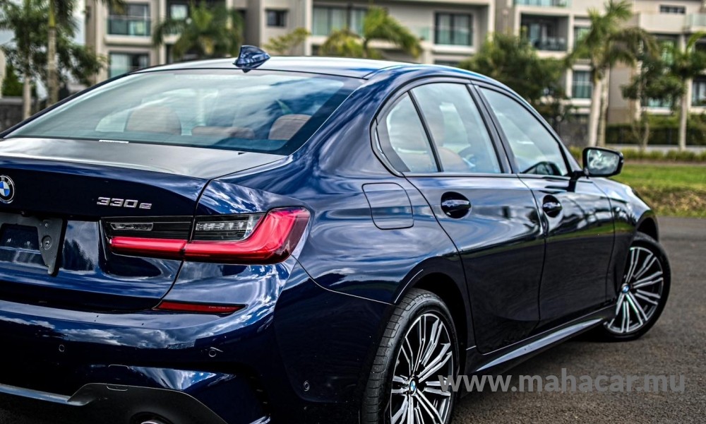 2019 BMW 330e, Blue