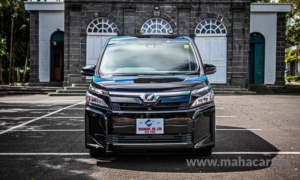 2020 Toyota VOXY photo 12