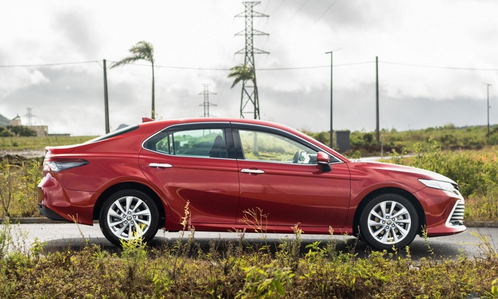 2021 Toyota Camry photo 3