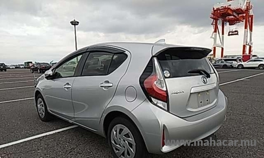 2019 Toyota AQUA photo 9