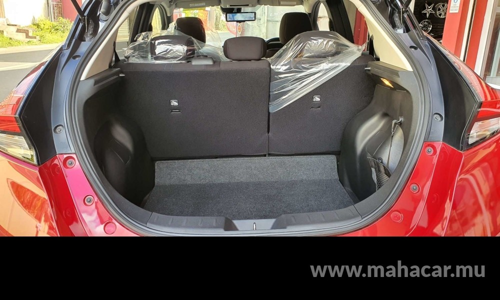 2020 Nissan Leaf G-Edition photo 16
