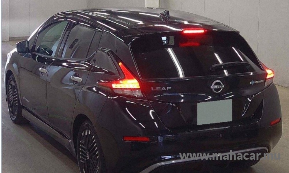 2023 Nissan Leaf photo 3