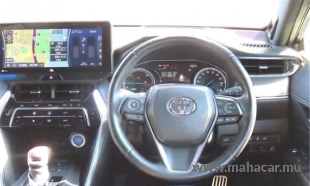 2021 Toyota Harrier photo 3