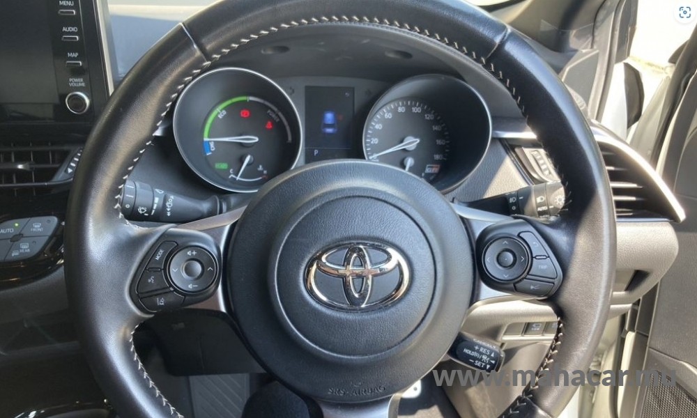 2021 Toyota CHR HYBRID photo 5