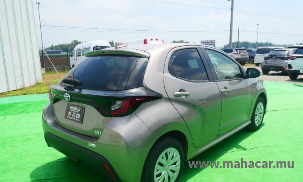 2023 Toyota Yaris Hybrid photo 7
